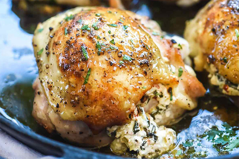 Plazmaadó recept - Túrókrémmel töltött csirkecomb